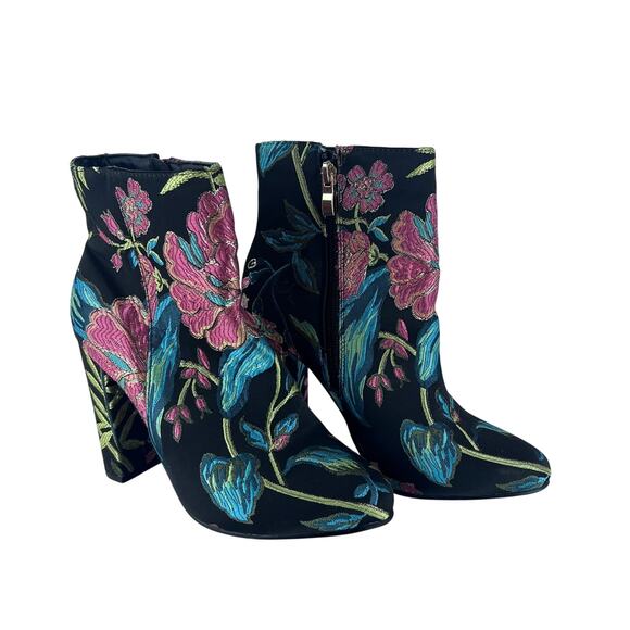 NEIMAN MARCUS NEW ANKLE BOOTS IN BROCADE SIZE 6.5 - Picture 1 of 7